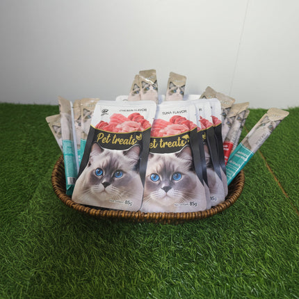 Offer 32 items FOR CAT (WET FOOD AND SNACK LIQUID)
